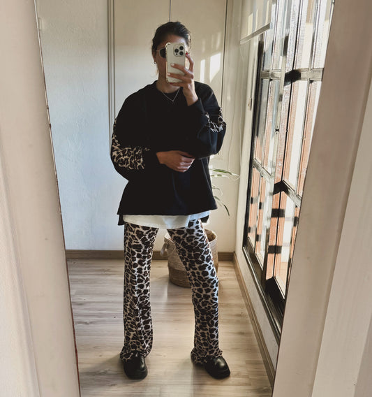 Buzo Atenas Leopardo base blanca